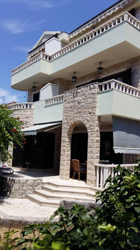 Guesthouse Mario&Marina Макарска Екстериор снимка